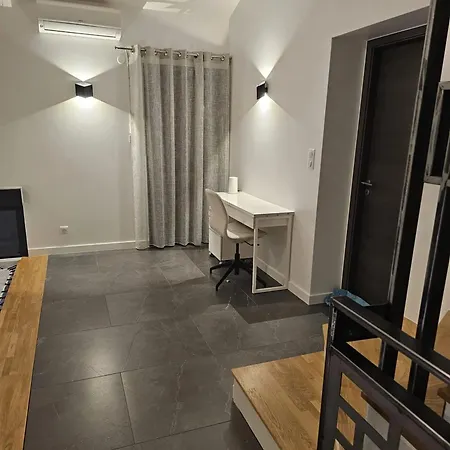 Elegante A Avec Piscine Et Sauna Riom