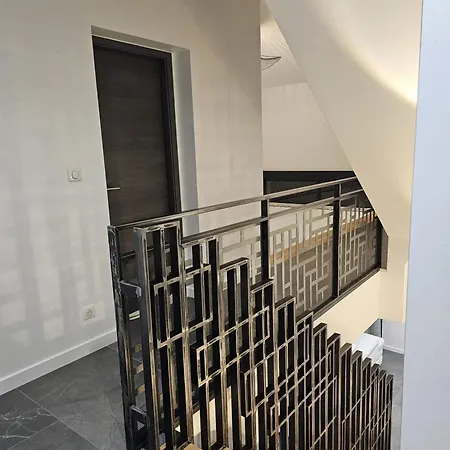 Elegante A Avec Piscine Et Sauna Riom