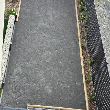 Elegante A Avec Piscine Et Sauna